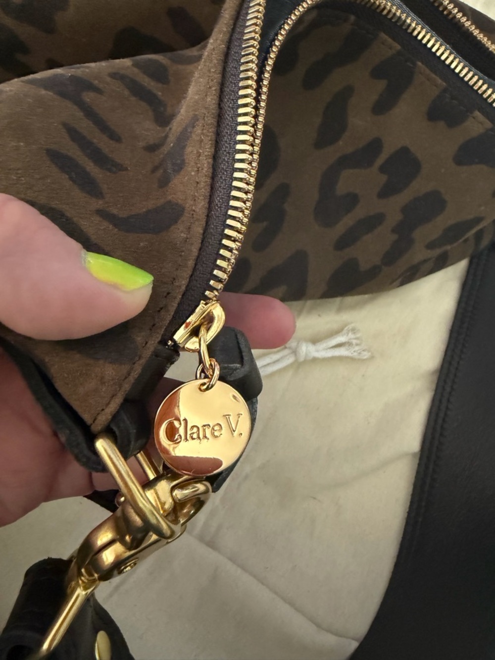 Claire V Leopard print Moyen Messenger - Picture 5 of 5